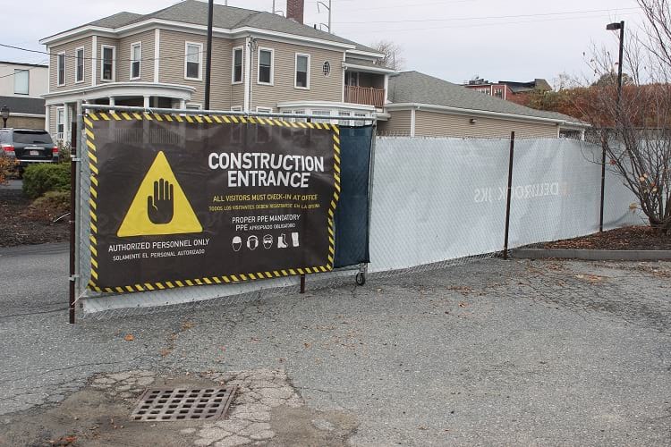 temporary fence onsite construction barricade